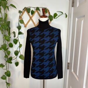 ANNE KLEIN Women's Houndstooth Turtleneck Sweater Black/Spruce